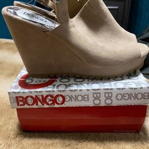 Women’s tan suede and black suede brand new wedges